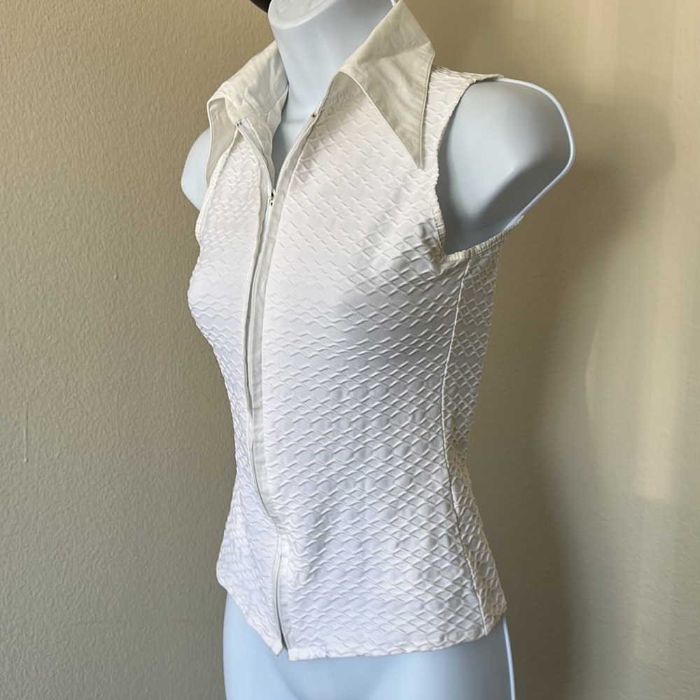 Rayare White Textured Zip-Front Collared Tank - Picture 3 of 6